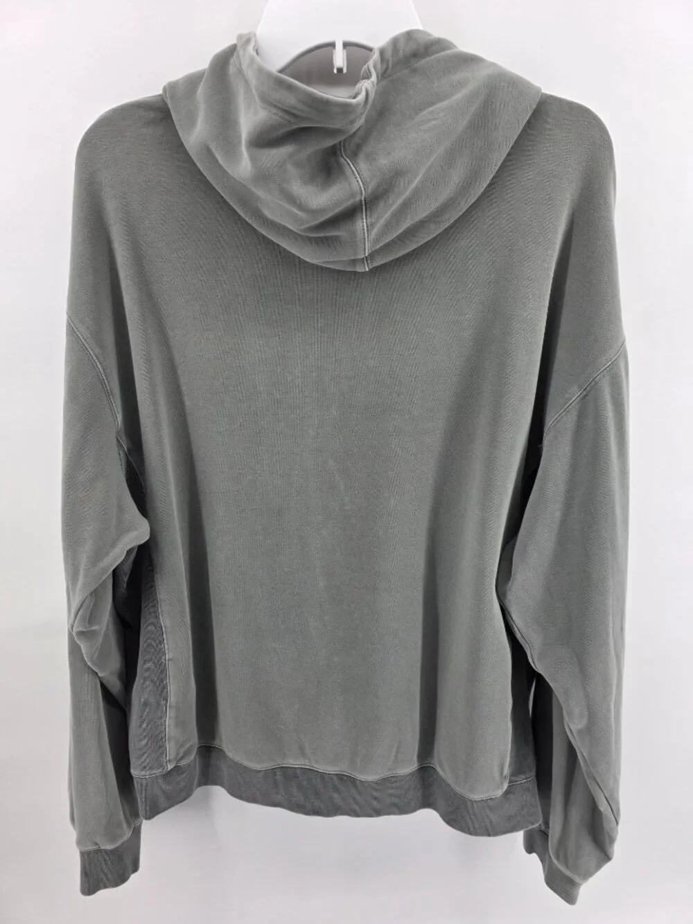 KITH Green Pullover Hoodie – Men’s Size M – Streetwear‎ Essential